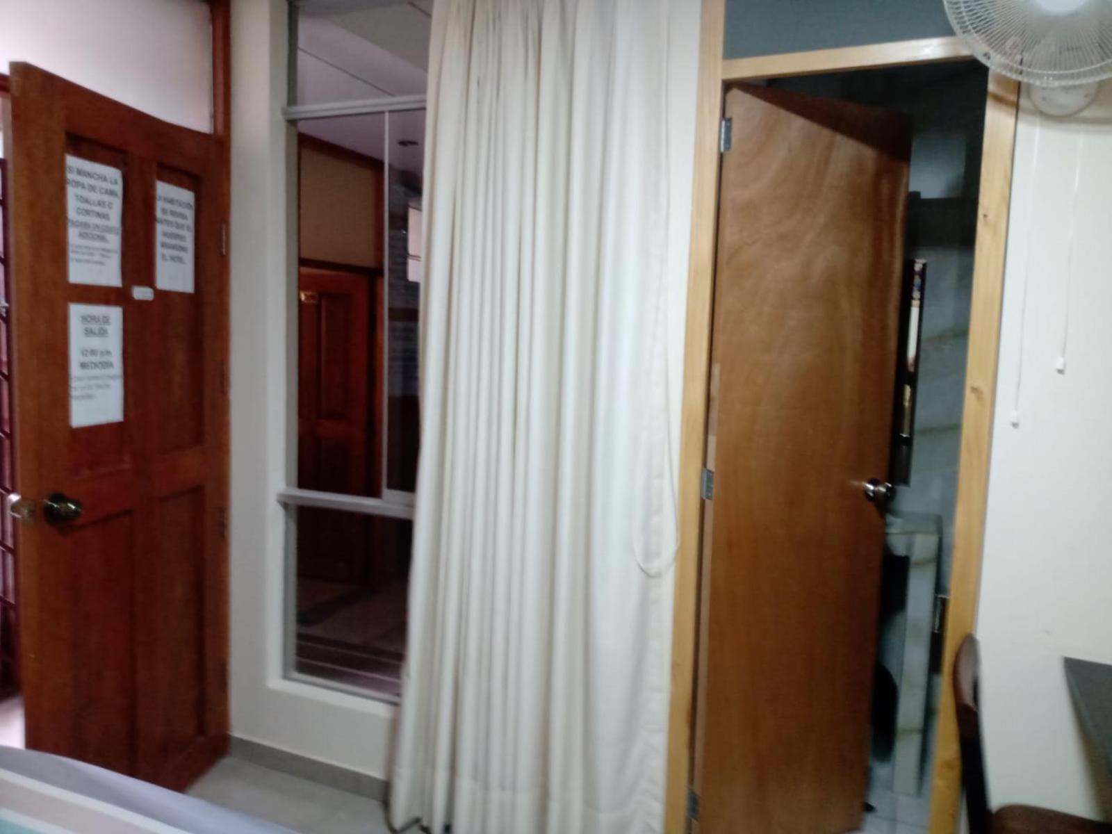 Hotel Saraja Ica Buitenkant foto